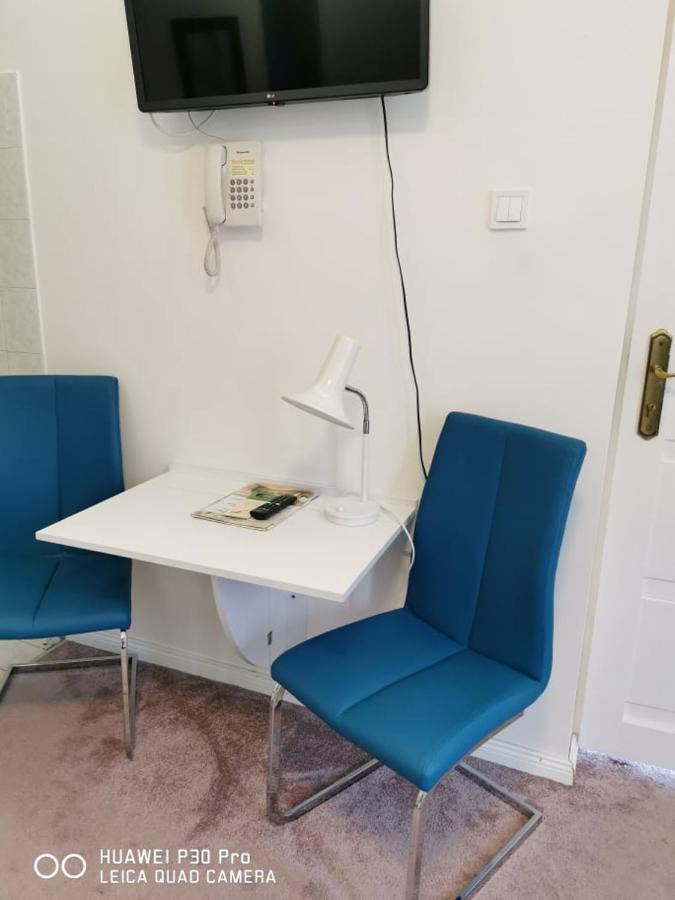 Centrum Panzio 데브레첸 외부 사진