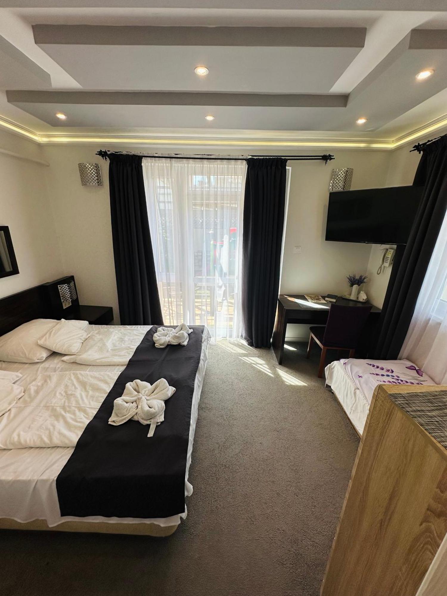 Centrum Panzio 데브레첸 외부 사진